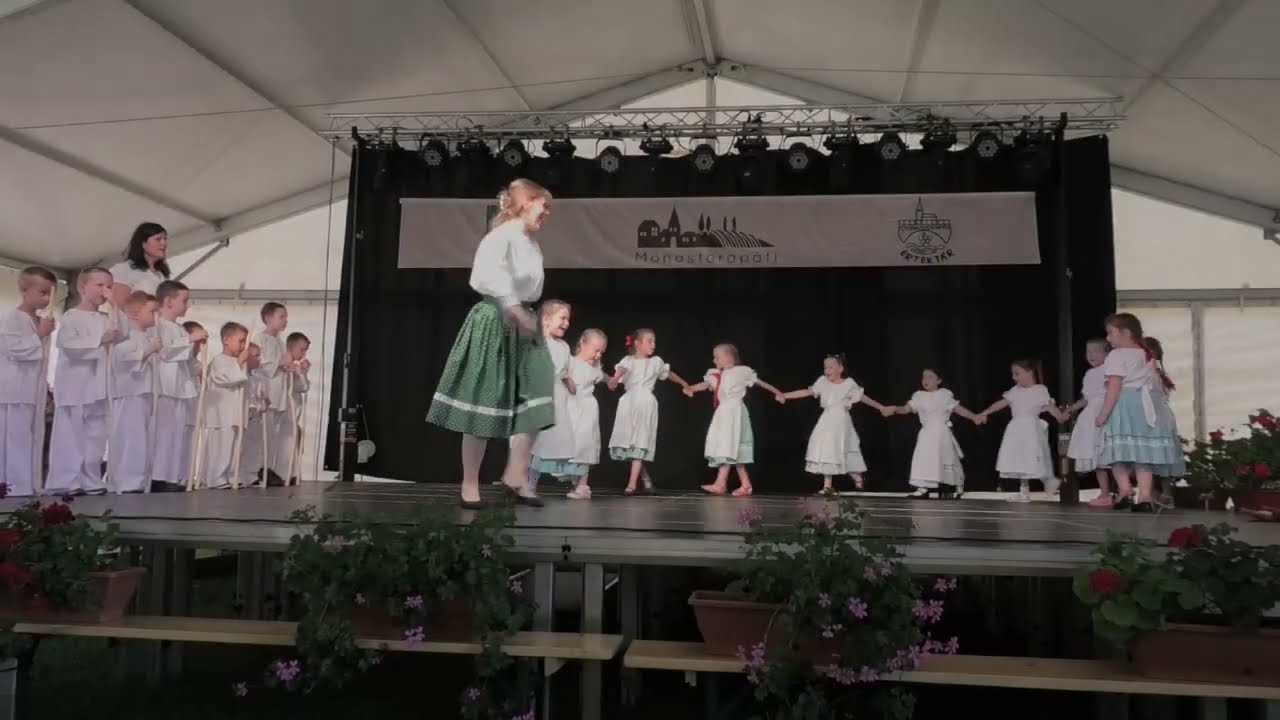 MESEVIRÁG ÓVODA, RÁBAKÖZI TÁNCOK