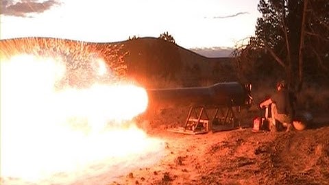 " MASSIVE FIRE BALL!!! PULSEJET POWERED  JET ENGINE! Maddoxjets.com