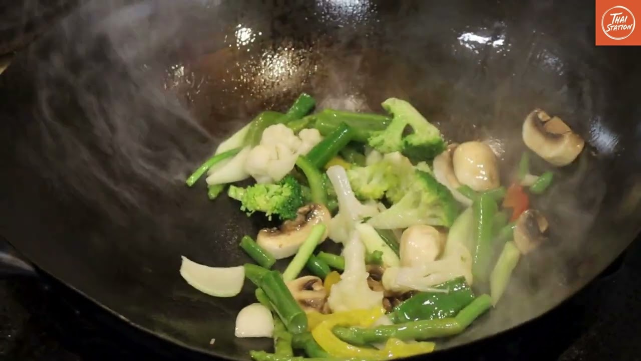 Stir-Fry Garlic with Black Pepper | Thai Station Restaurant NZ