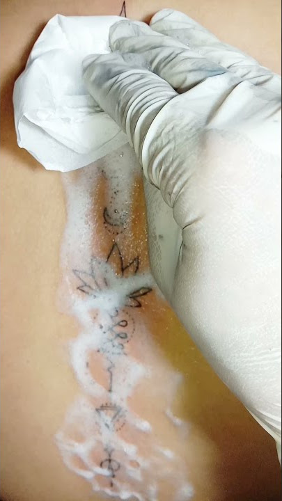 tato cantik di punggung.. 😎