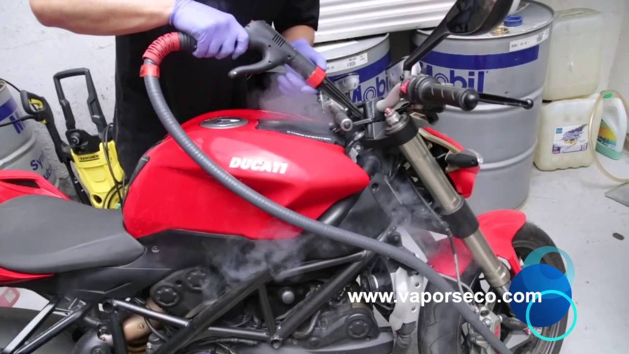 Cómo limpiar la moto paso a paso - Lavaplus, auto lavado de vehículos