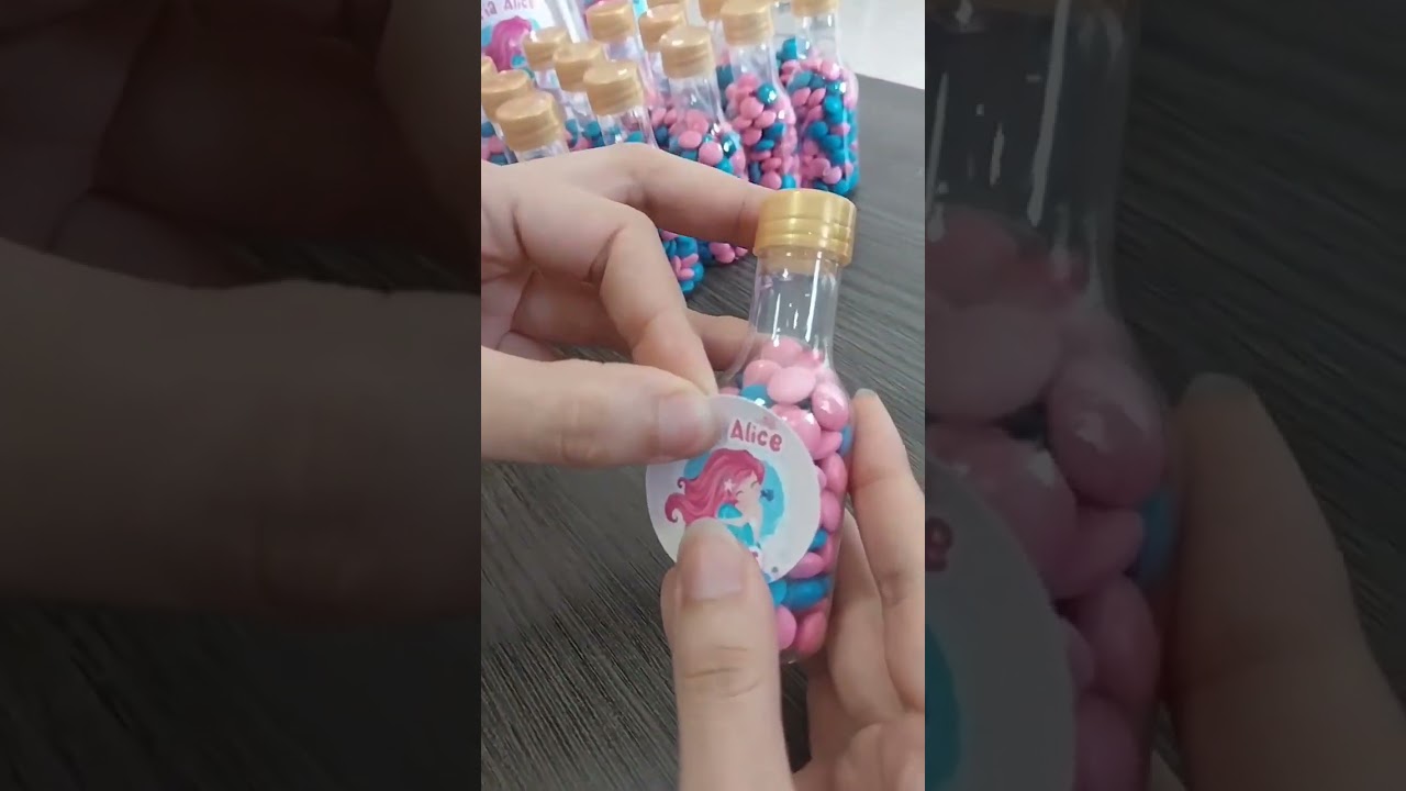 adesivos para lembrança de aniversário de crianças com doces.