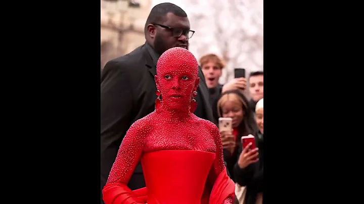 Doja Cat flaunts her viral outfit during the Paris Fashion Week