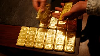 Gold price rises as people seek 'alternative assets'