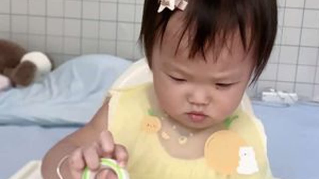 #鳕鱼辅食 #宝宝辅食 #宝宝爱吃 #干饭宝宝上线 #吃光光 今天吃鳕鱼炒胡萝卜都吃光光咯  炒出来的鳕鱼还是香一些 就是容易碎