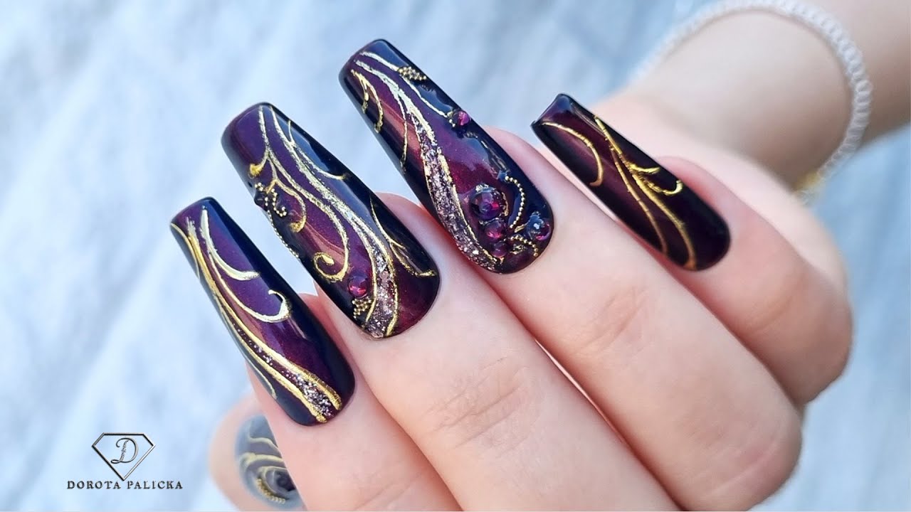 princess polly baby blue dress November nails with burgundy and gold line work. Layered nail art with  simple ombre