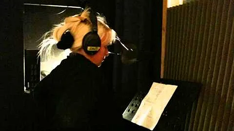 Denise Watt - Pearls a Singer