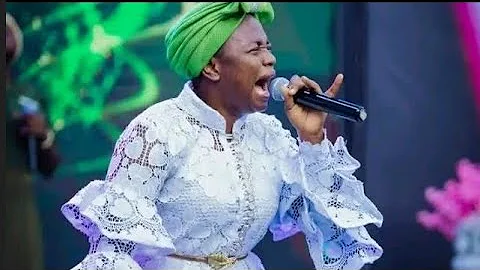 ADEYINKA ALASEYORI BRINGS HEAVEN DOWN IN PRAISE AT LEKKI.