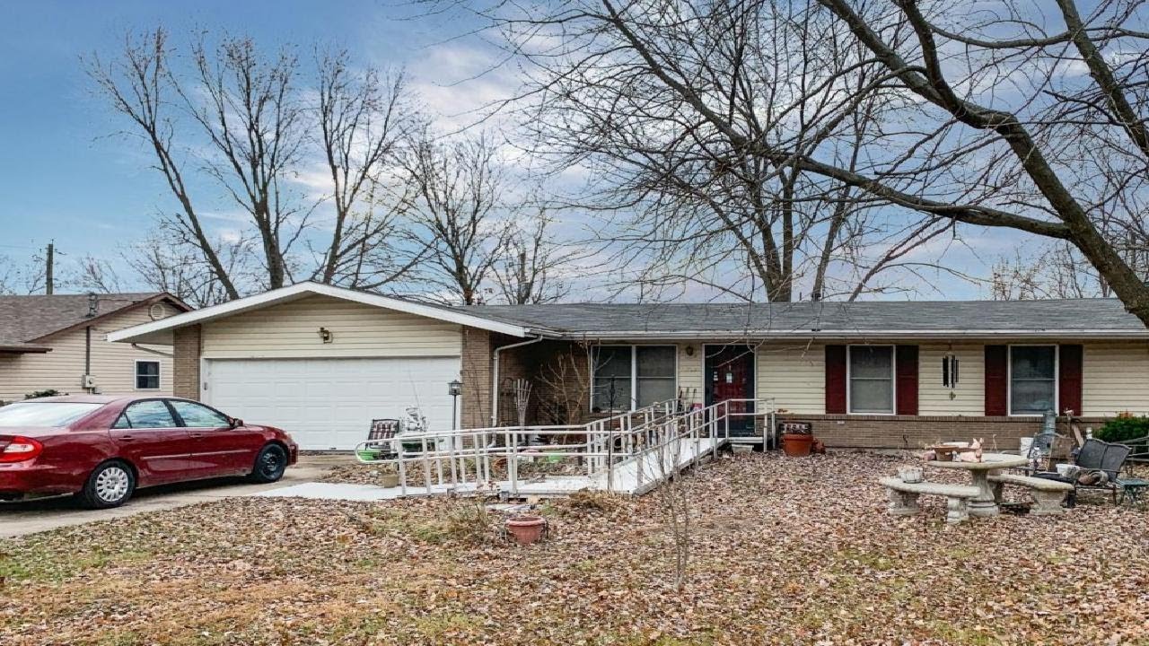 1026 E Lakeview Ave, Centralia, MO Presented by Aaron Boone. YouTube