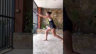 Split stance 1-arm pulldown