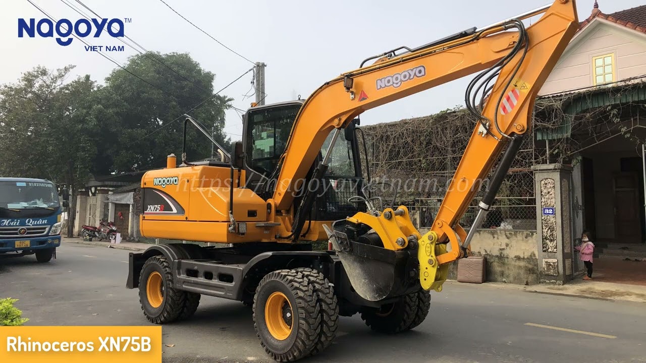 Máy xúc đào XN75 gắp gỗ, đào múc, đa dạng công việc