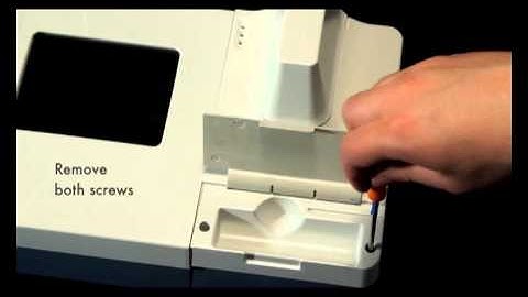 Stuart SMP40 Melting Point Apparatus - Cleaning the block