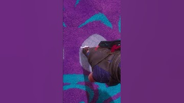 DRAWING AN ALICE IN WONDERLAND CHARACTER IN VR