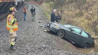 2 cars hit by trains in separate crashes in Cowlitz County