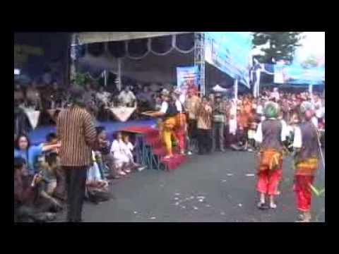 Atraksi Karnaval Budaya 2010 SMP 3 Kudus.flv