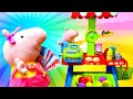Çocuk videosu. Peppa Pig ve Geogre alışveriş oyunu oynuyor. Oyuncak dükkan