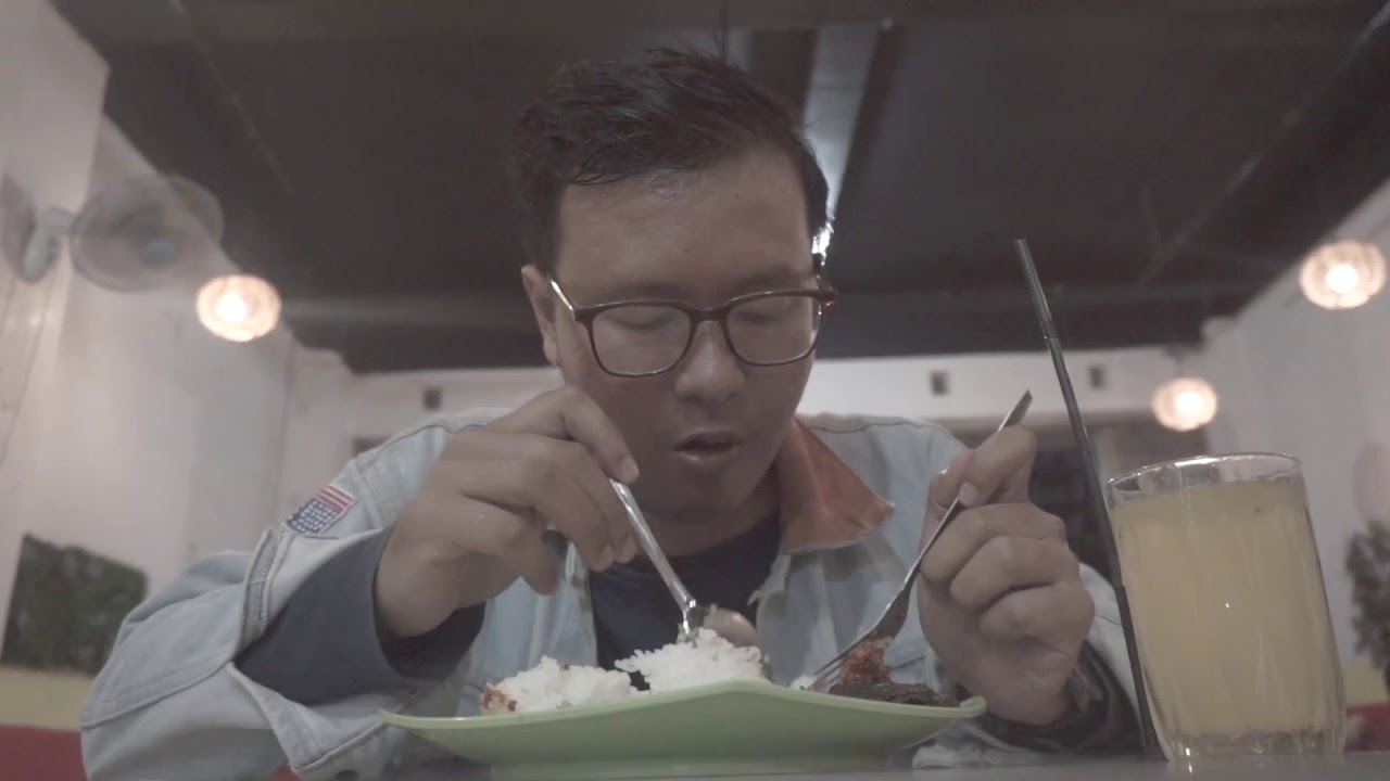 Dilan Food Vlogger- ikan lele enak di surasama samarinda