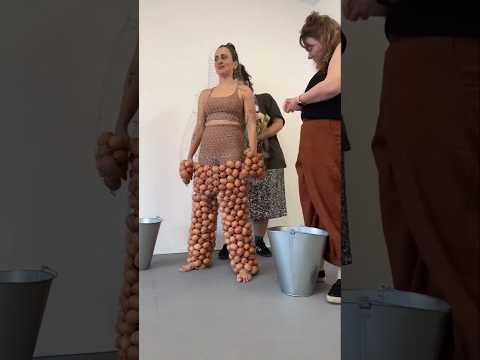 عملت زي بكامل من البيض ولا تتخيل اصبح شكله روعه