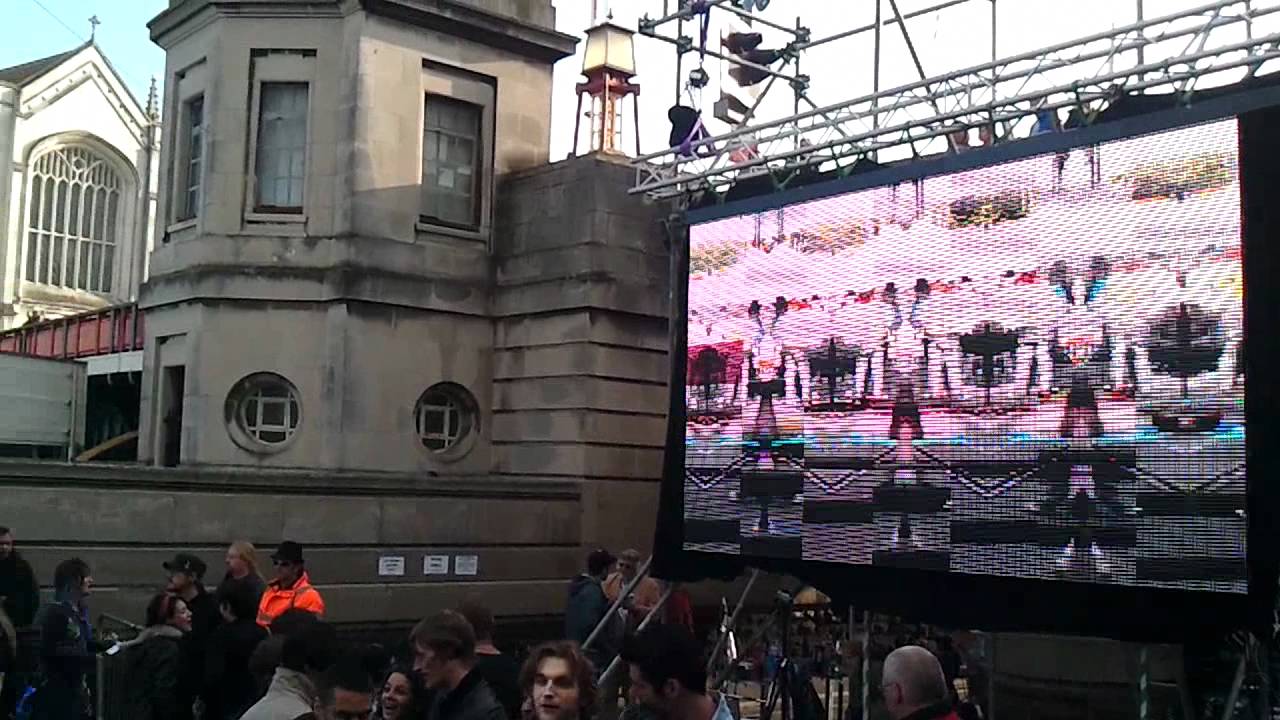 Quayside Music Festival - Synchronised Mirror Dancing