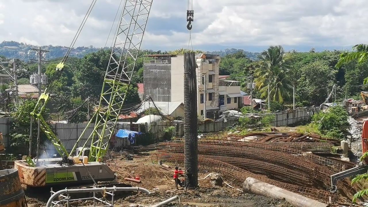 Bored pile rebar cage installation 1.2m dia. | 41m deep and 6.5 tons per segment with 32mm rebar dia