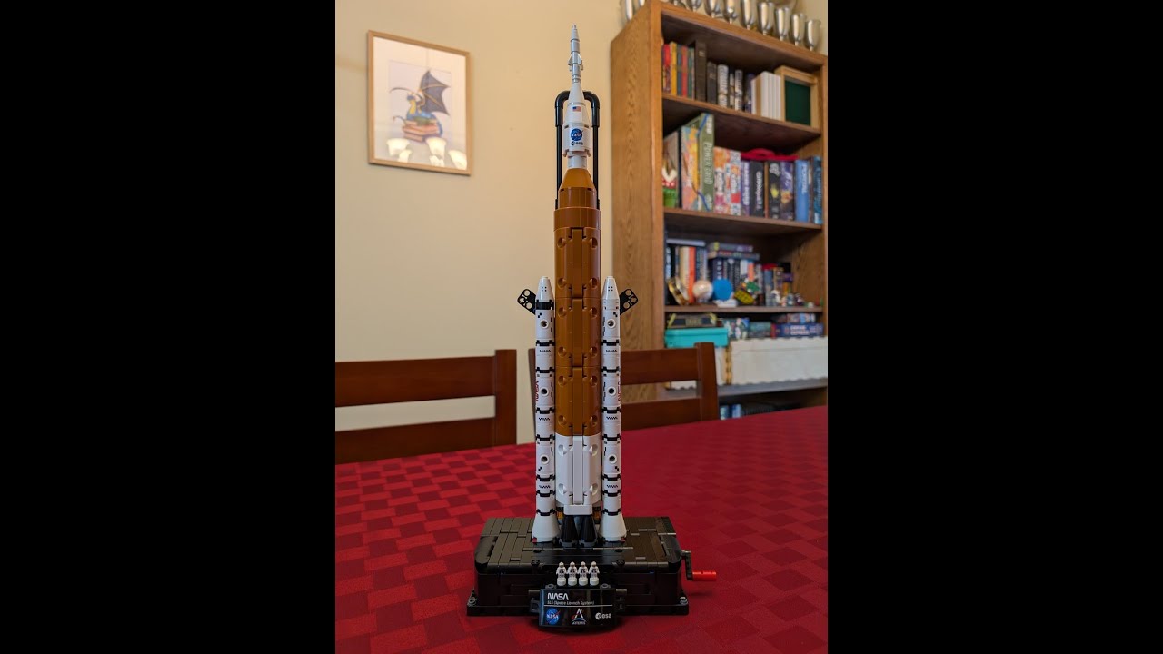 LEGO 42221 NASA Artemis Space Launch System Rocket build in two minutes