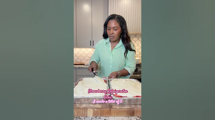 Strawberry Refrigerator Cake #recipe #strawberryrefrigeratorcake #strawberrycake #strawberryboxcake
