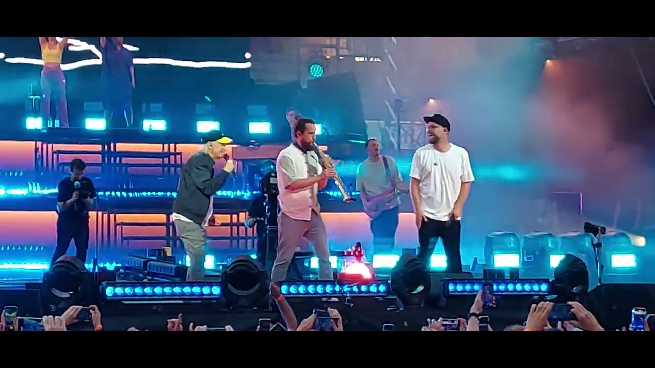 Mark Forster und Otto Waalkes im Fritz Walter - Stadion