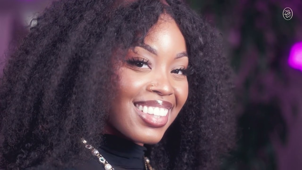 Minisode | Queen Vee on Embracing Authenticity, Power, and the Real Side of Femdom