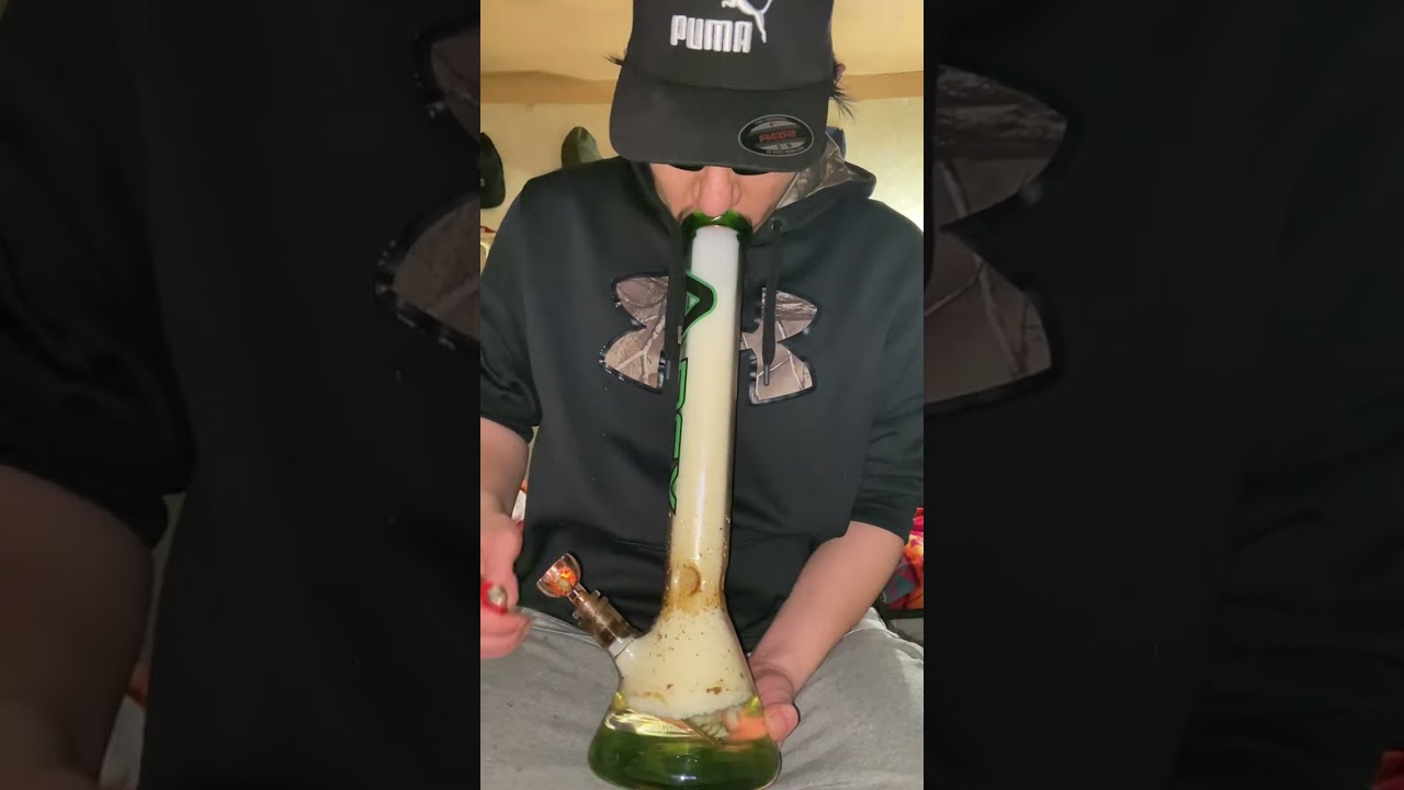Late night bong rips 🔥🔥🔥🔥