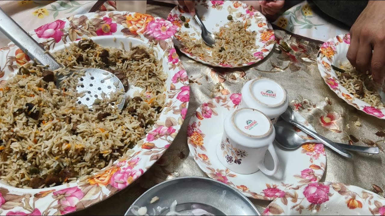 Chulhe par banai tasty 😋 biryani 