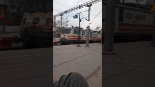 Early Morning WAP-5 Action At DSA #northernrailway #janshatabdi #msts #wap5 #ytshorts