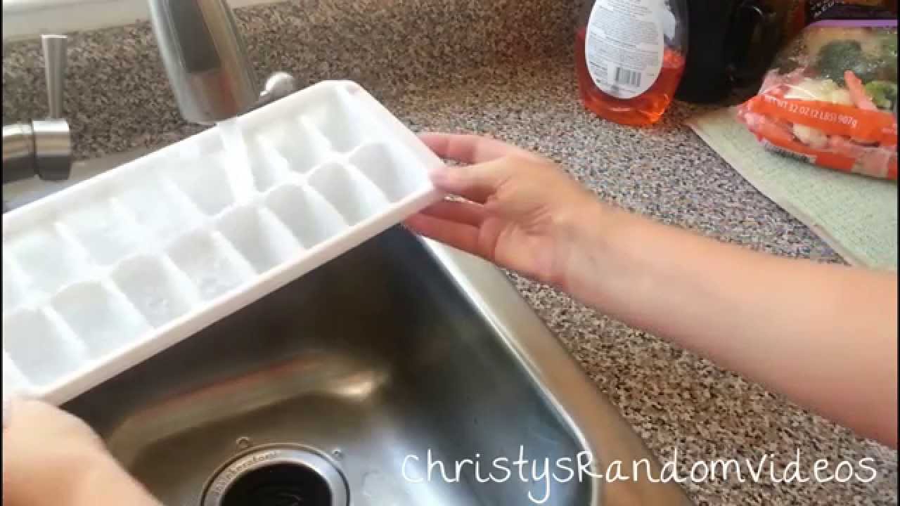 How to Fill an Ice Cube Tray 