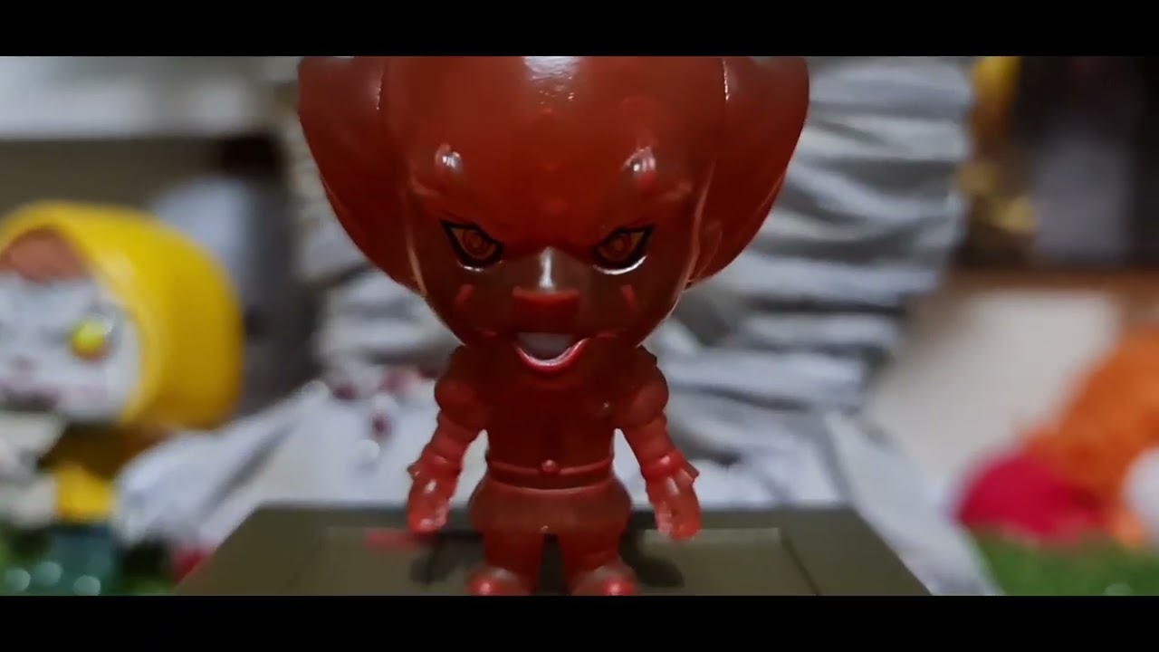 🤡🔥Horror smols series 1 blind box : Blood Red Pennywise Variant🤡🎈🔥