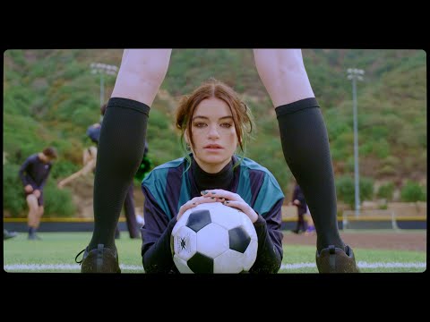 Sara Kays - Bench Sitter (Official Music Video)