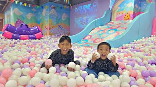 MAIN MANDI BOLA ,PEROSOTAN,NAIK KERETA API,TRAMPOLIN - PLAYGROUND COCOLAND