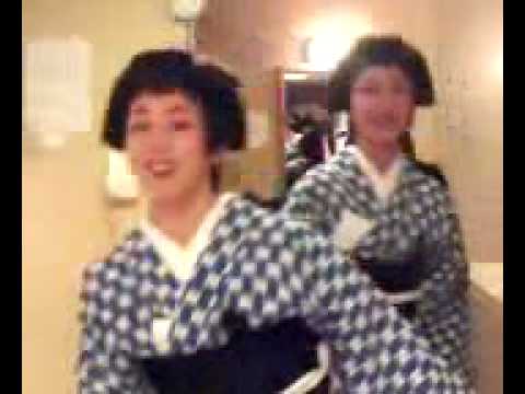 踊り子腰元　Koshimoto Dancers