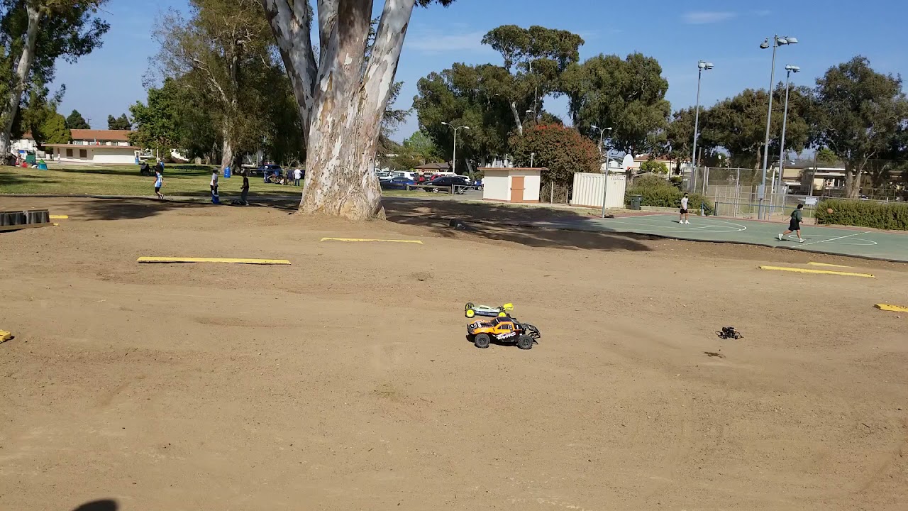 Traaxas  Slash vs Tekno EB410.2 Part 1