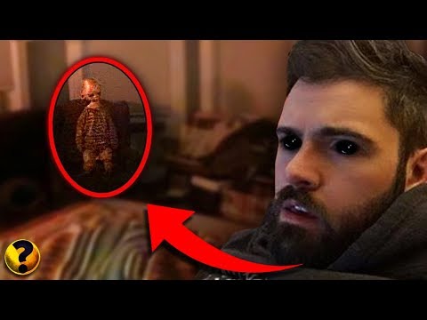 Vídeo: A Família Acidentalmente Fotografou Um Fantasma De Feliz Natal - Visão Alternativa