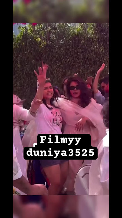 Mannara Chopra holi celebration with priyanka Chopra🥰 #mannarachopra #priyankachopra #holi#ytshorts