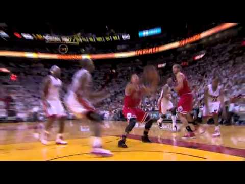 Derrick Rose with the INSANE two-handed slam Over ...