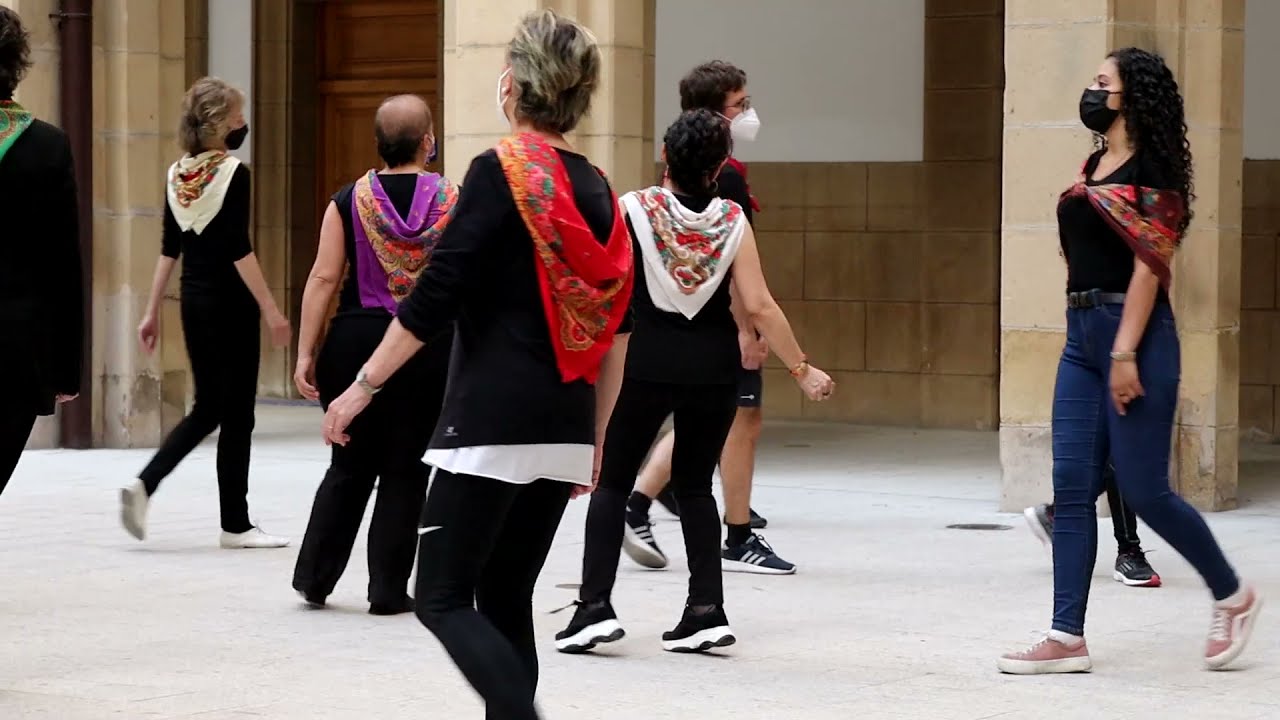 Gabota. Euskal dantzak Deustuko unibertsitatean. Deusto Campus Cultura