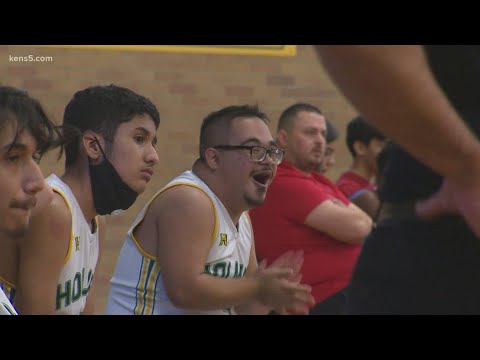 NISD basketball manager scores unforgettable senior memory | Kids Who Make SA Great