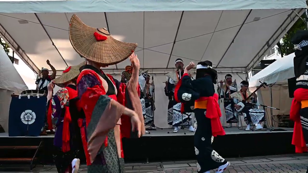 西馬音内盆踊り これが秋田だ！食と芸能大祭典にて - YouTube