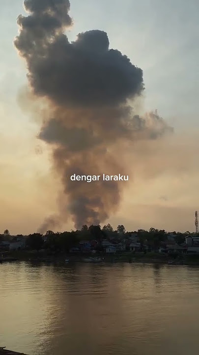 dengar laraku suara hati ini memanggil namamu karna separuh akuu di hatimuu