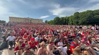 Se det elleville oppmotet for a ro pa Slottsplassen