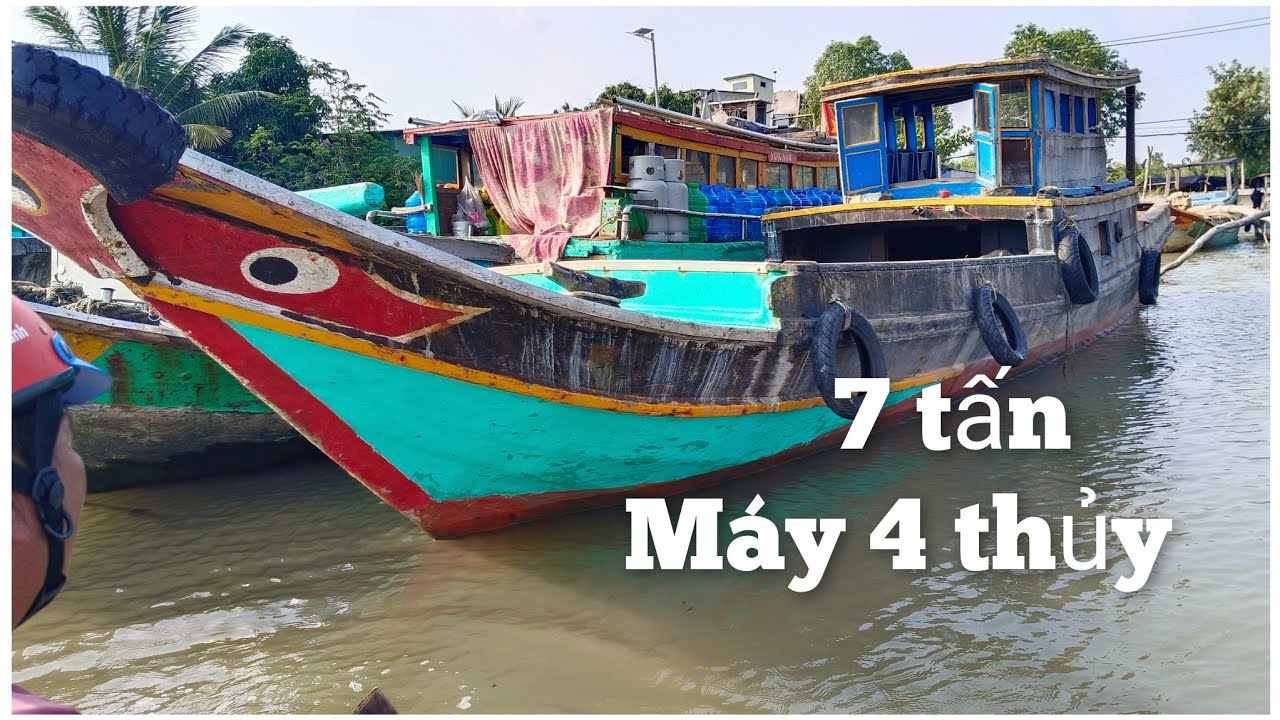 Bán ghe mũi sỏ 7 tấn máy 4 jh lh 0344441458