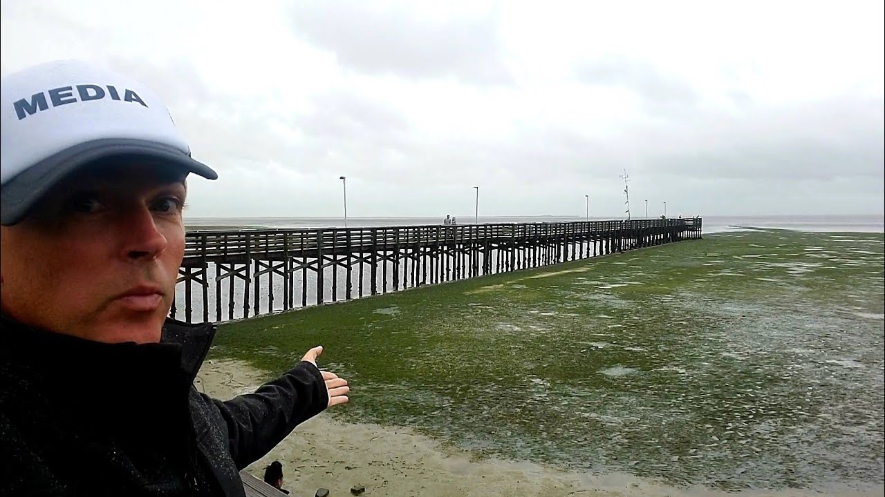 Hurricane Ian / Fishing Pier Anclote Gulf Park WATER Sucked out