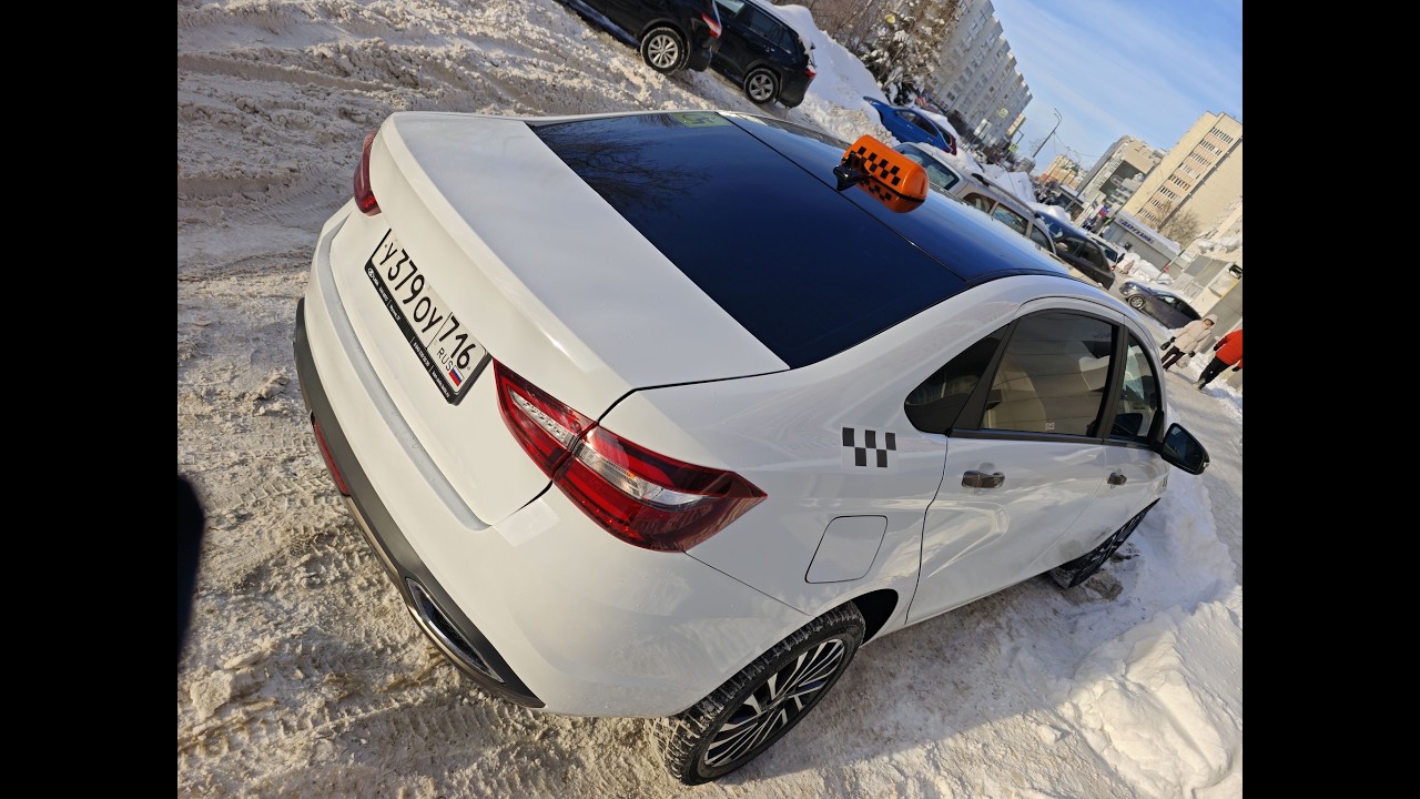 Шашечка получила Корону и наконец-то Лада Аура в такси!