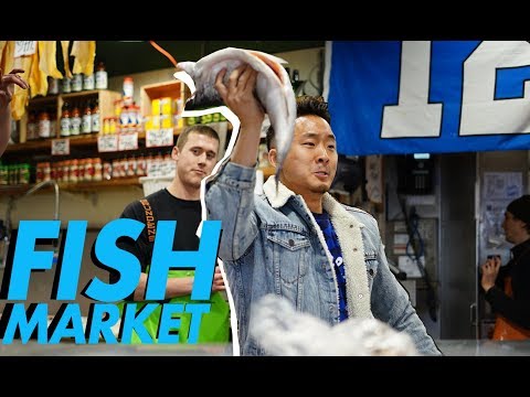 EPIC SEATTLE FOOD MARKET CRAWL (Pike Place Market) // Fung Bros