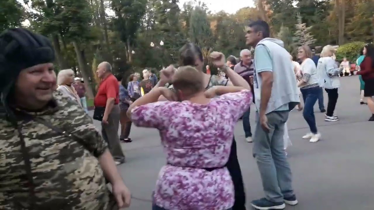 Горит калины цвет минус